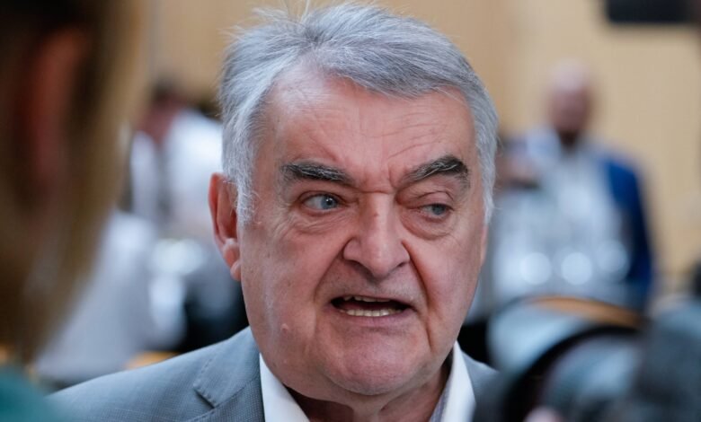 was hat reul am auge