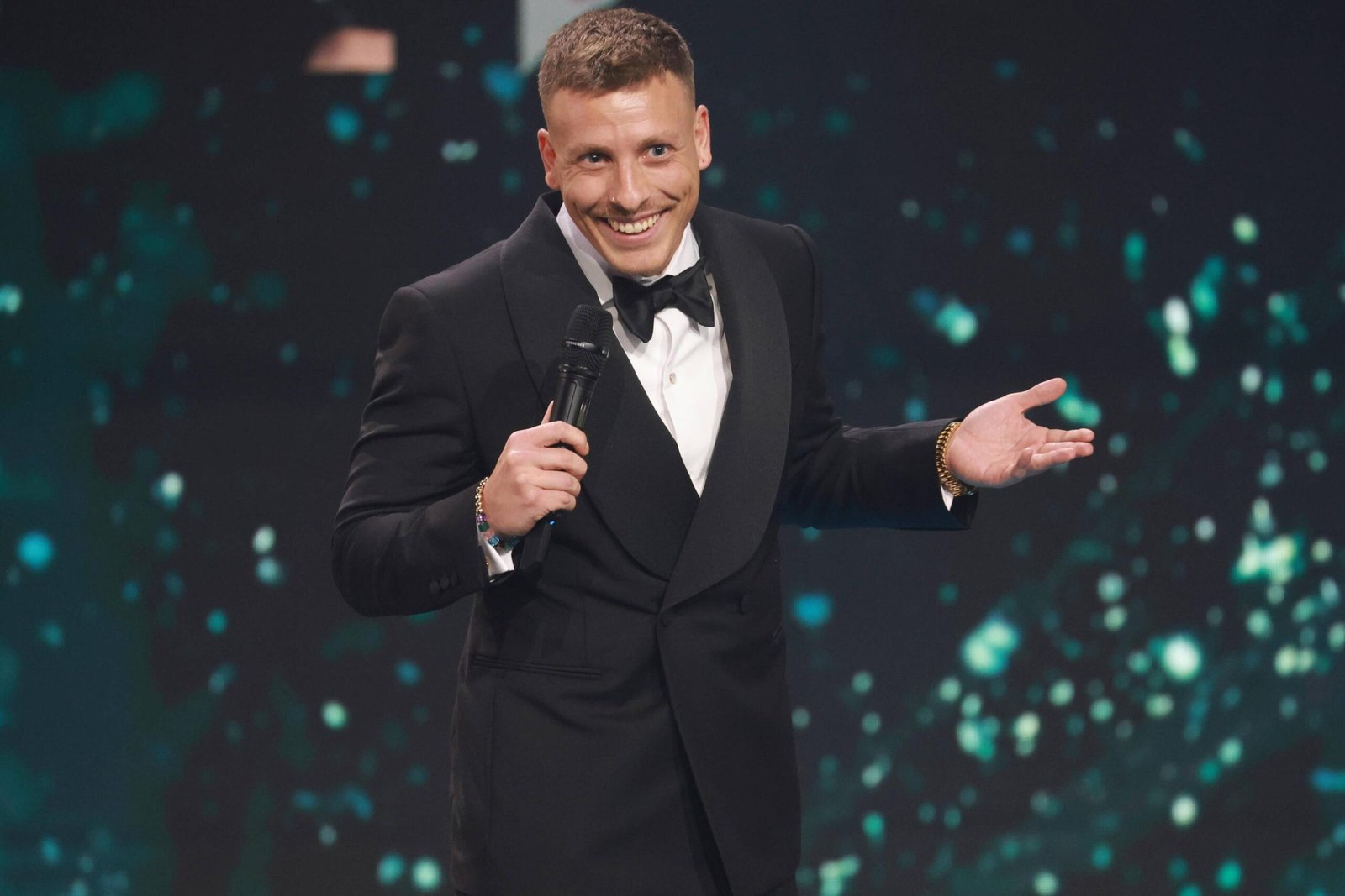 Felix Lobrecht Ausbildung